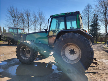 VALTRA 8050 Traktor