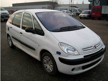 Citroen MPV, fabr.CITROEN, type PICASSO, 2.0 HDI, eerste inschrijving 01-01-2006, km-stand 136.700, chassisnr VF7CHRHYB25736940, AIRCO, alle documenten aanwezig - PKW