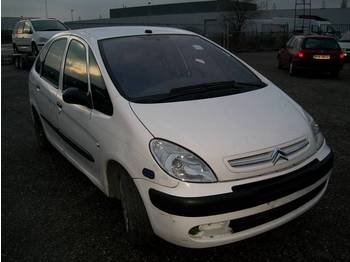 citroen MPV, fabr.CITROEN, type PICASSO, 2.0 HDI, eerste inschrijving 01-01-2006, km-stand 114.700, chassisnr VF7CHRHYB39999467, AIRCO, alle documenten aanwezig - PKW