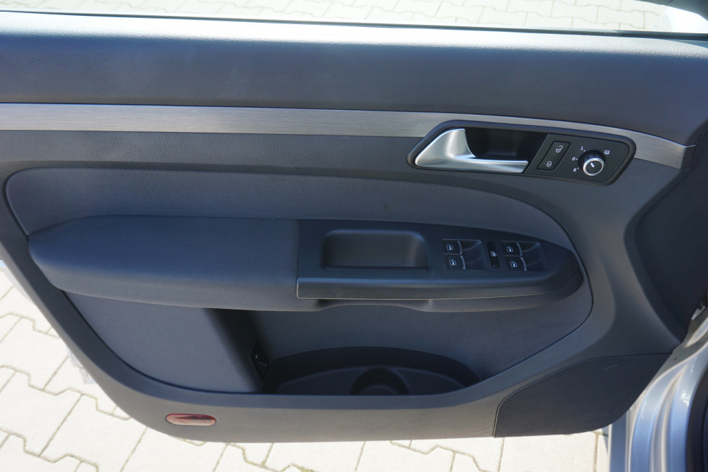 PKW VW Touran  Comfortline 1.4l TSI 7 Sitzer+PDC+TEMP: das Bild 7