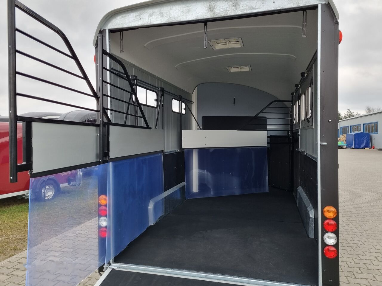 NEU: Pferdeanhänger Cheval Liberté Optimax Maxi 4 horse trailer 3.5T przyczepa na 4 konie siodlarni: das Bild 33