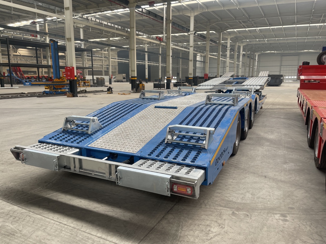 LIDER 2024 NEW UNUSED READY IN FACTORY STOCK - Leasing LIDER 2024 NEW UNUSED READY IN FACTORY STOCK: das Bild 5
