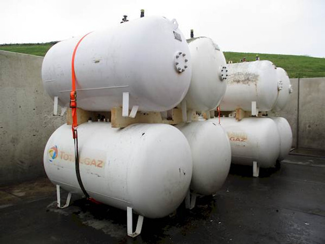 Tankauflieger LPG / GAS GASTANK 2700 LITER: das Bild 3