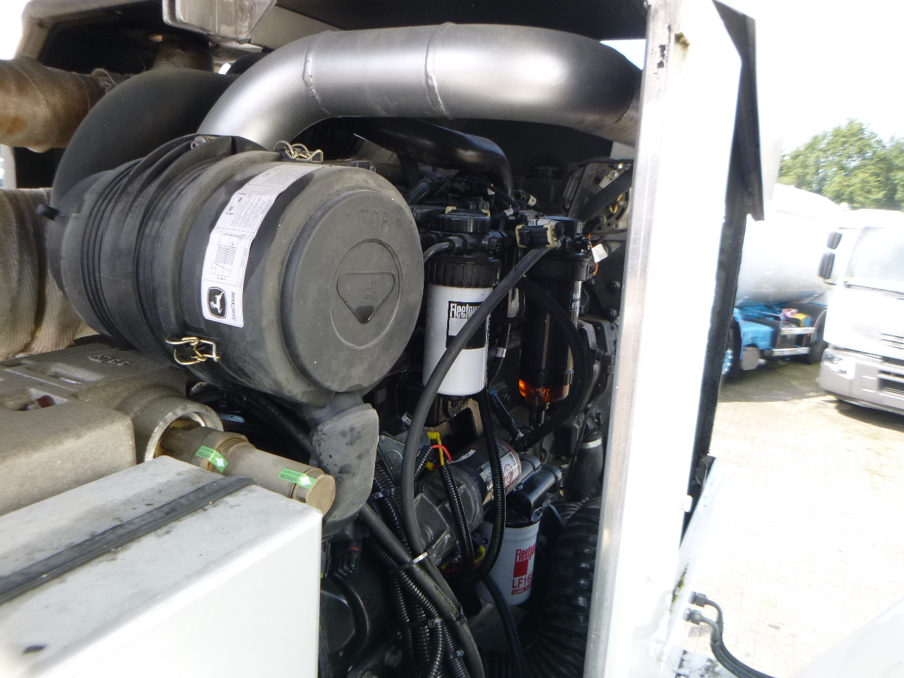 Siloauflieger Für die Beförderung von Mehl Omeps Powder tank alu 40 m3 + engine/compressor: das Bild 9