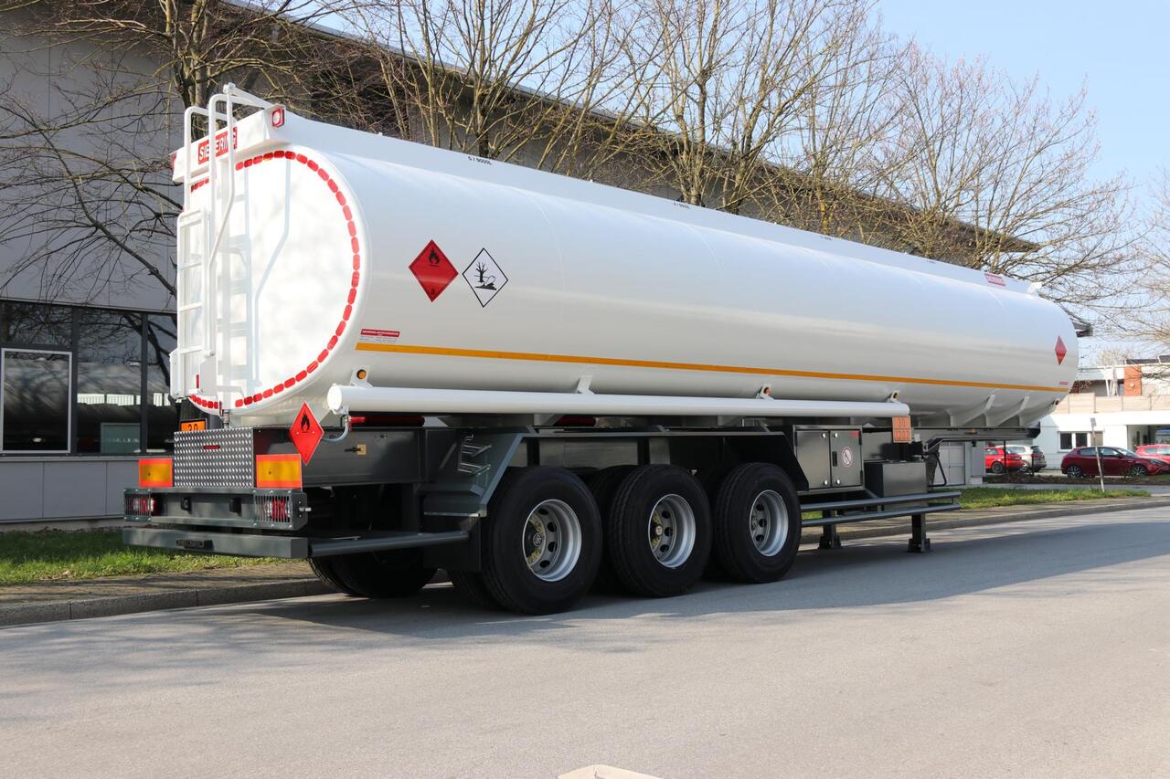 NEU: Tankauflieger Für die Beförderung von Kraftstoff Sievering 45000 LITRES ADR SEMI REMORQUE CITERNE DE CARBURANT: das Bild 2