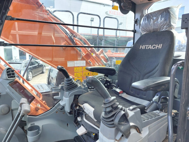 Kettenbagger Hitachi ZX210LC-7: das Bild 12