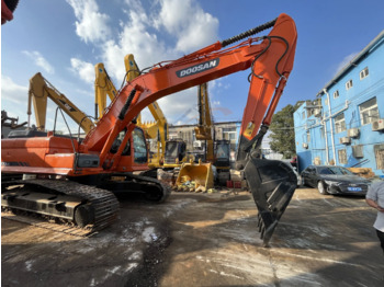 Kettenbagger Original South Korea Doosan excavator DX 300CL used excavator in uae second hand crawler excavator in stock for sale: das Bild 4