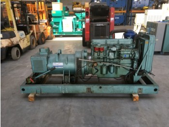 Ford 2715 E 80 KVA generatorset met dieseltank en bedieningspaneel - Stromgenerator