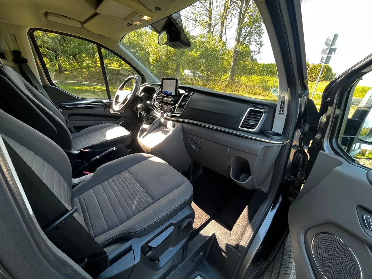 Ford Tourneo Custom Kombi. 8 sit. L 2 - Leasing Ford Tourneo Custom Kombi. 8 sit. L 2: das Bild 9