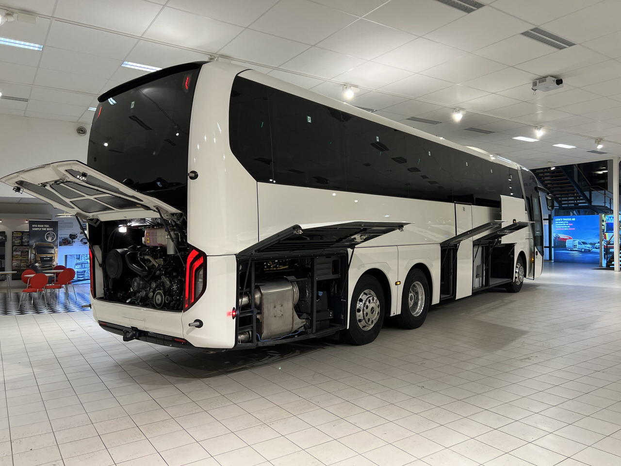 Reisebus MAN Lions Coach R08 Euro 6E (Dark-Blue Edition): das Bild 42
