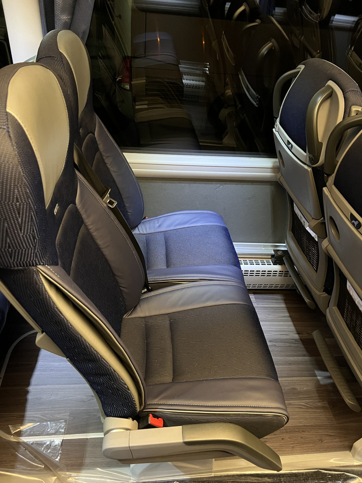 Reisebus MAN Lions Coach R08 Euro 6E (Dark-Blue Edition): das Bild 18