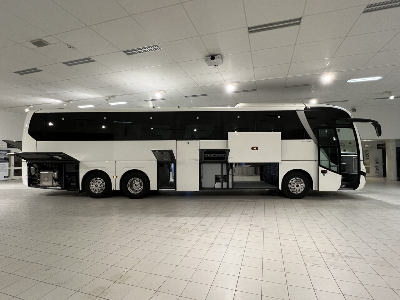 Reisebus MAN Lions Coach R08 Euro 6E (Dark-Blue Edition): das Bild 44