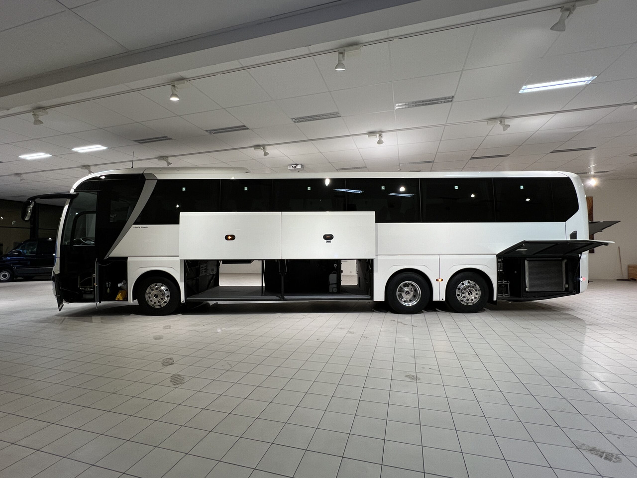 Reisebus MAN Lions Coach R08 Euro 6E (Dark-Blue Edition): das Bild 35