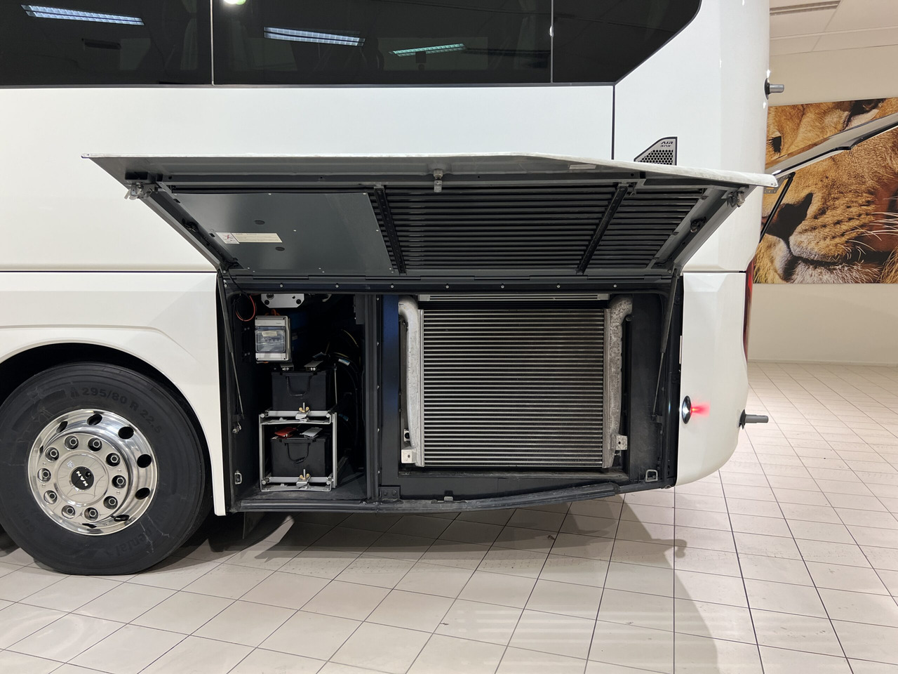 Reisebus MAN Lions Coach R08 Euro 6E (Dark-Blue Edition): das Bild 38