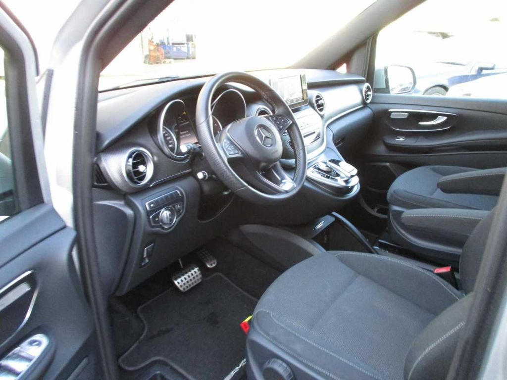 Kleinbus, Personentransporter Mercedes-Benz V 250 d EDITION AMG elektr Türen DISTRONIC: das Bild 12