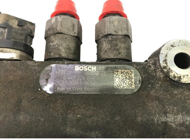 Kraftstoffpumpe Bosch TGX 33.680 (01.07-): das Bild 4
