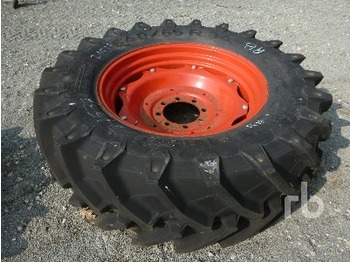 Pirelli TM800 - Felgen und Reifen