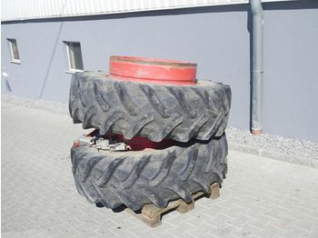 Pirelli Zwillingsräder 18,4 - Felgen und Reifen