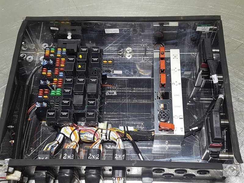 Elektrische Ausrüstung für Baumaschine Sennebogen 818 - Switch kabinet/Schaltschrank/Schakelkast: das Bild 3