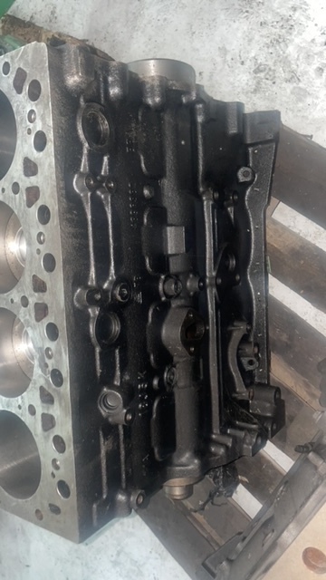 Motor und Teile für Landmaschine Silnik słupek new holland case F4GE 4C: das Bild 7