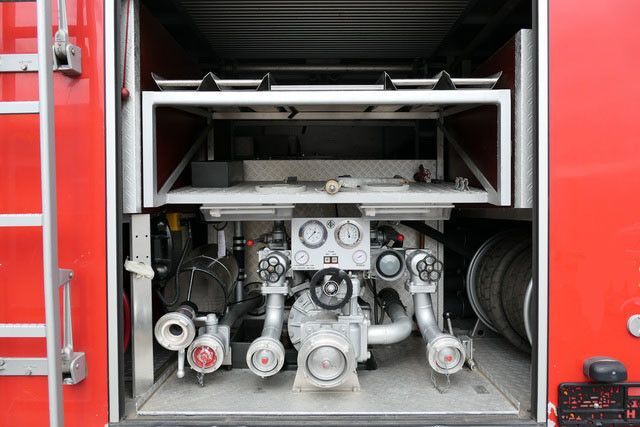 Feuerwehrfahrzeug, Transporter mit Doppelkabine Mercedes-Benz 814 F/Feuerwehr/Pumpe/9 Sitze: das Bild 9