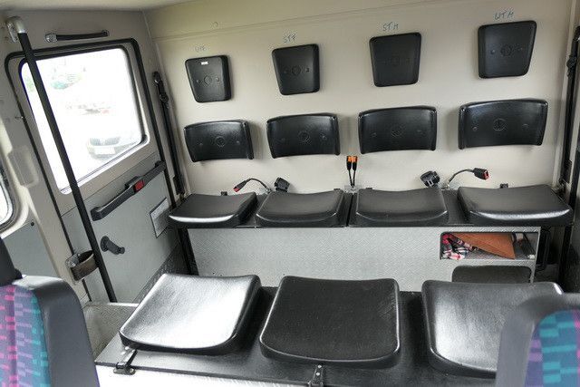 Feuerwehrfahrzeug, Transporter mit Doppelkabine Mercedes-Benz 814 F/Feuerwehr/Pumpe/9 Sitze: das Bild 15