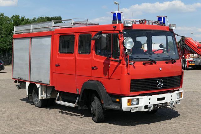 Feuerwehrfahrzeug, Transporter mit Doppelkabine Mercedes-Benz 814 F/Feuerwehr/Pumpe/9 Sitze: das Bild 3
