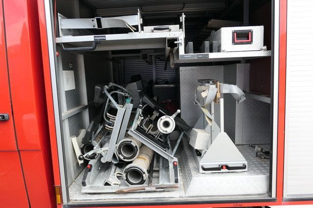Feuerwehrfahrzeug, Transporter mit Doppelkabine Mercedes-Benz 814 F/Feuerwehr/Pumpe/9 Sitze: das Bild 5