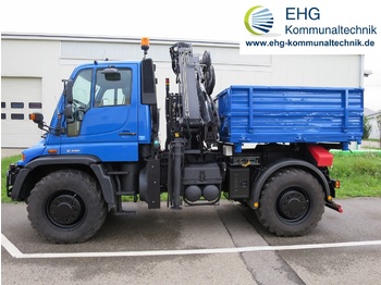 Kommunal-/ sonderfahrzeug UNIMOG U400