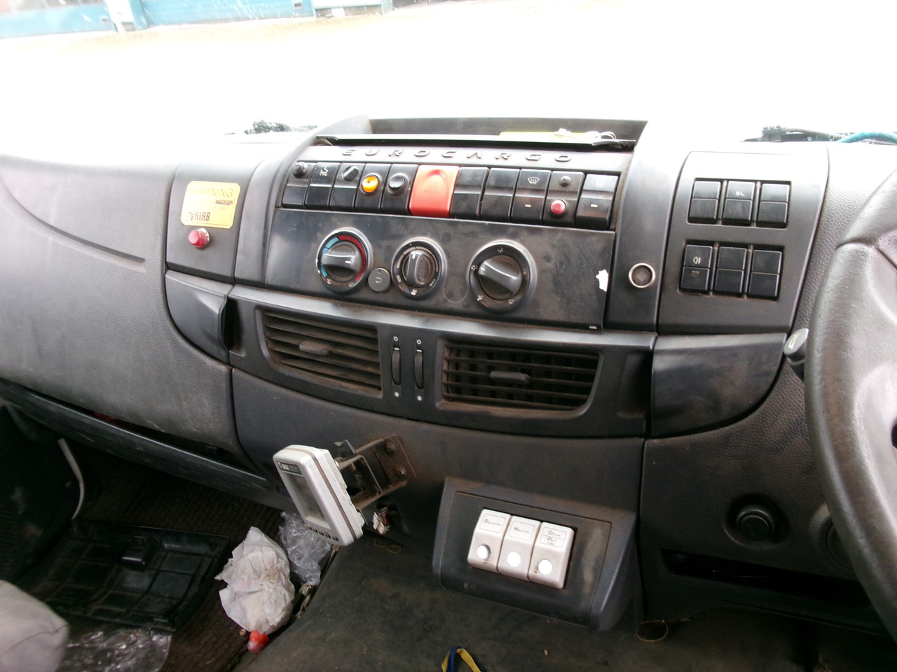 Pritsche LKW, Autokran Iveco Eurocargo ML180E25 4x2 RHD: das Bild 8