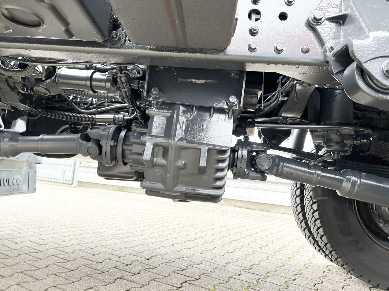Fahrgestell LKW Iveco ML 140 E 28 ML 140 E 28/4x4, Womo Doppelsitzbank: das Bild 10