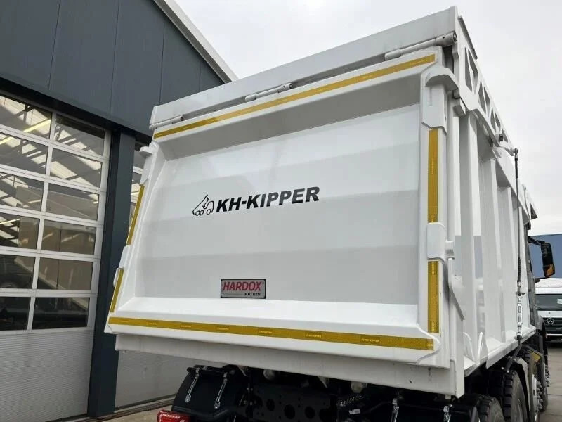 NEU: Kipper Mercedes-Benz Arocs 4848 K 8x4 Tipper Truck (3 units): das Bild 13