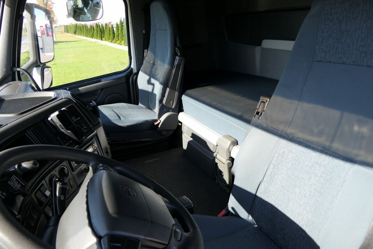 Pritsche LKW, Autokran Volvo FH 420: das Bild 22