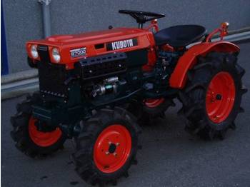 Kubota B7000 DT - 4X4 - Traktor