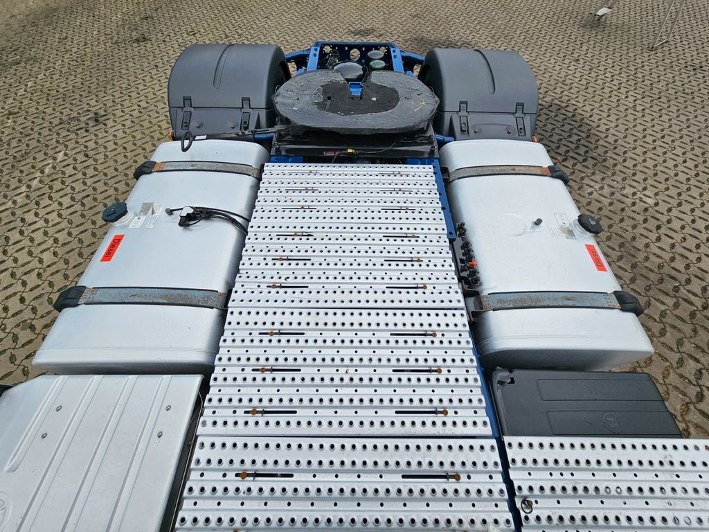 Sattelzugmaschine MAN TGX 18.500 /Retarder/ 2 Tanks/ Standklima /Xenon: das Bild 9