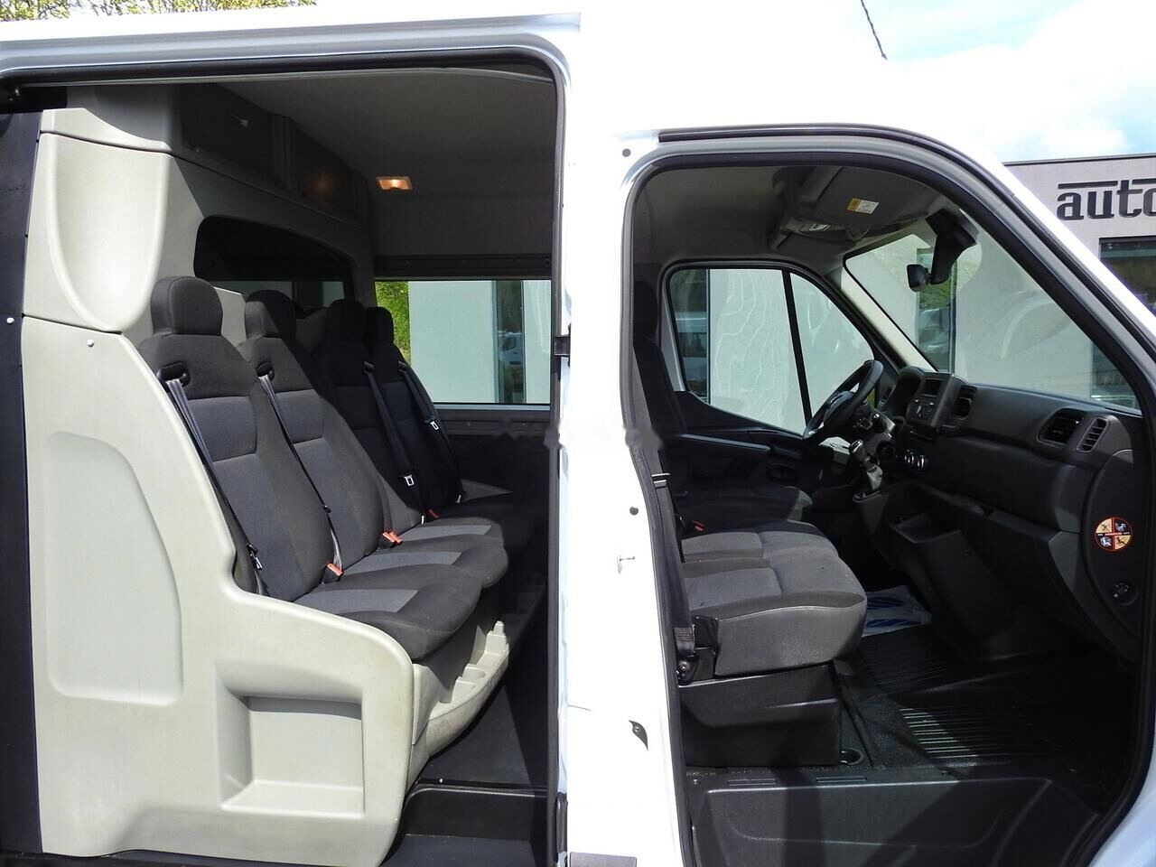 Kastenwagen, Transporter mit Doppelkabine Renault Van: das Bild 19