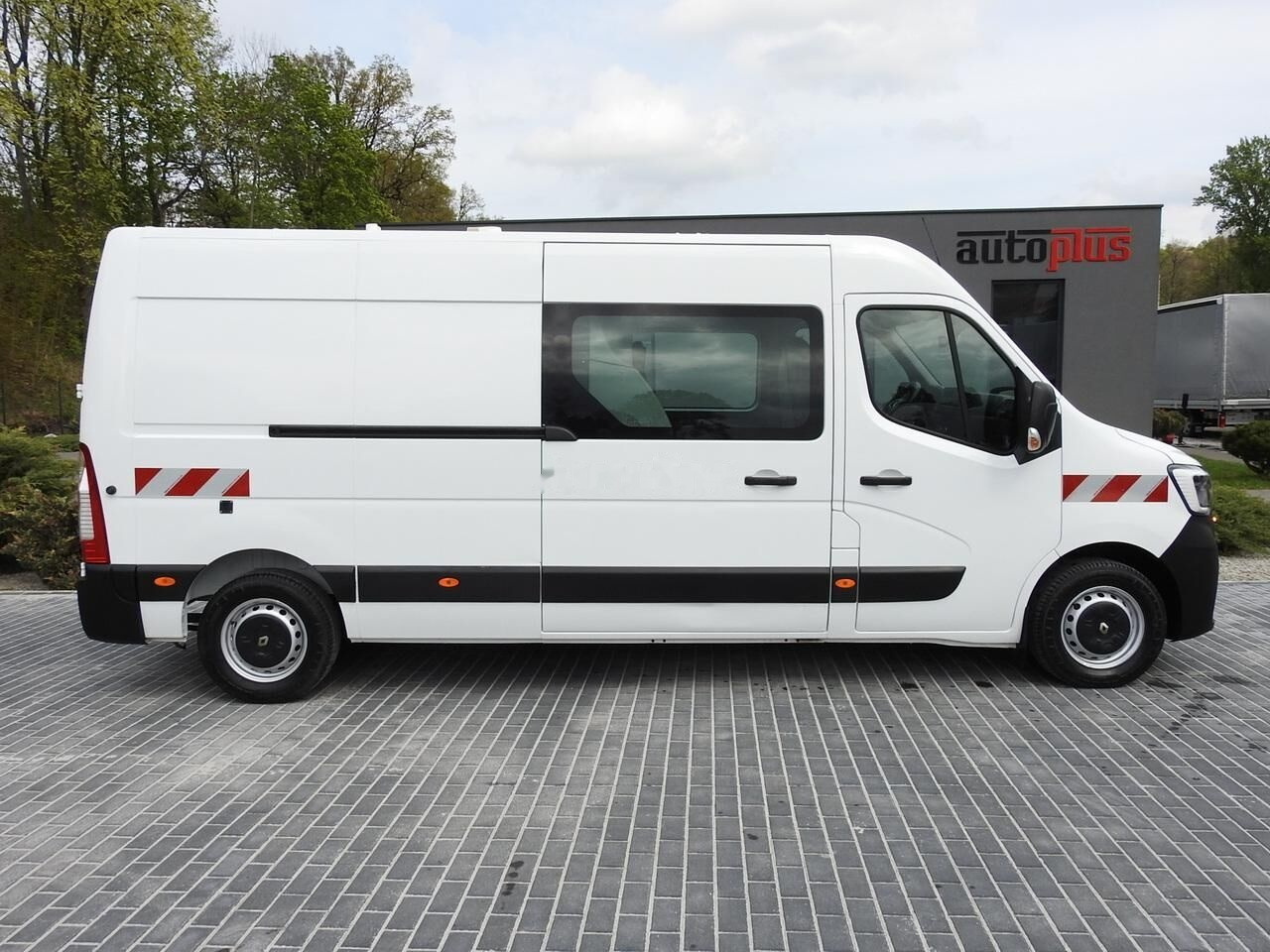 Kastenwagen, Transporter mit Doppelkabine Renault Van: das Bild 4