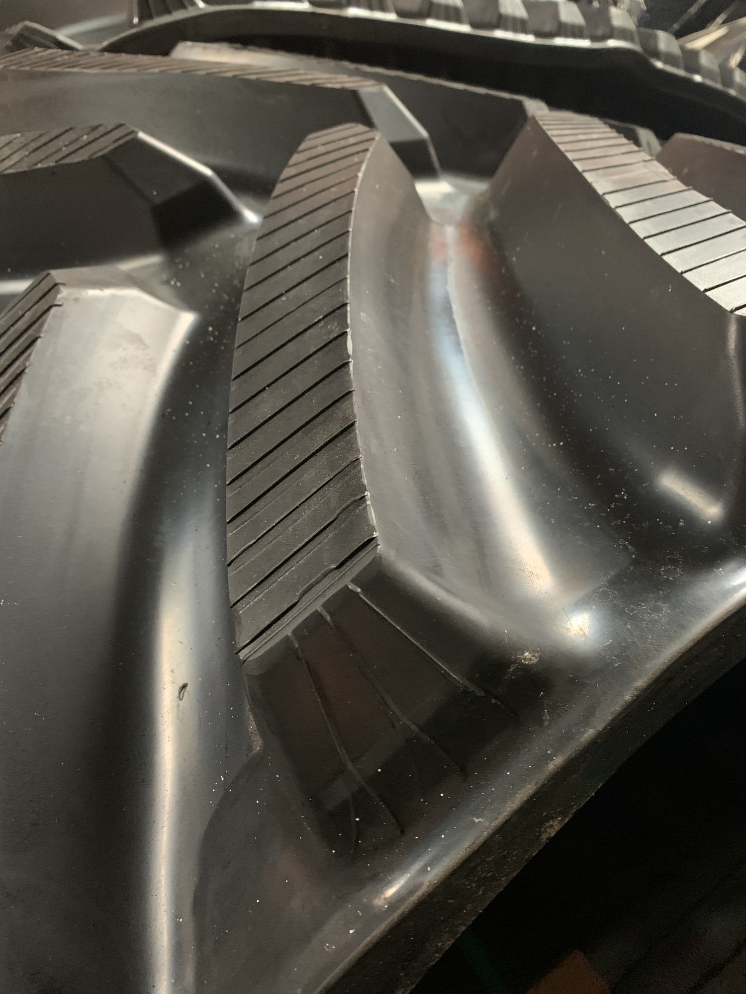 LEACH LEWIS RUBBER TRACKS LIMITED - Ersatzteile undefined: das Bild 3