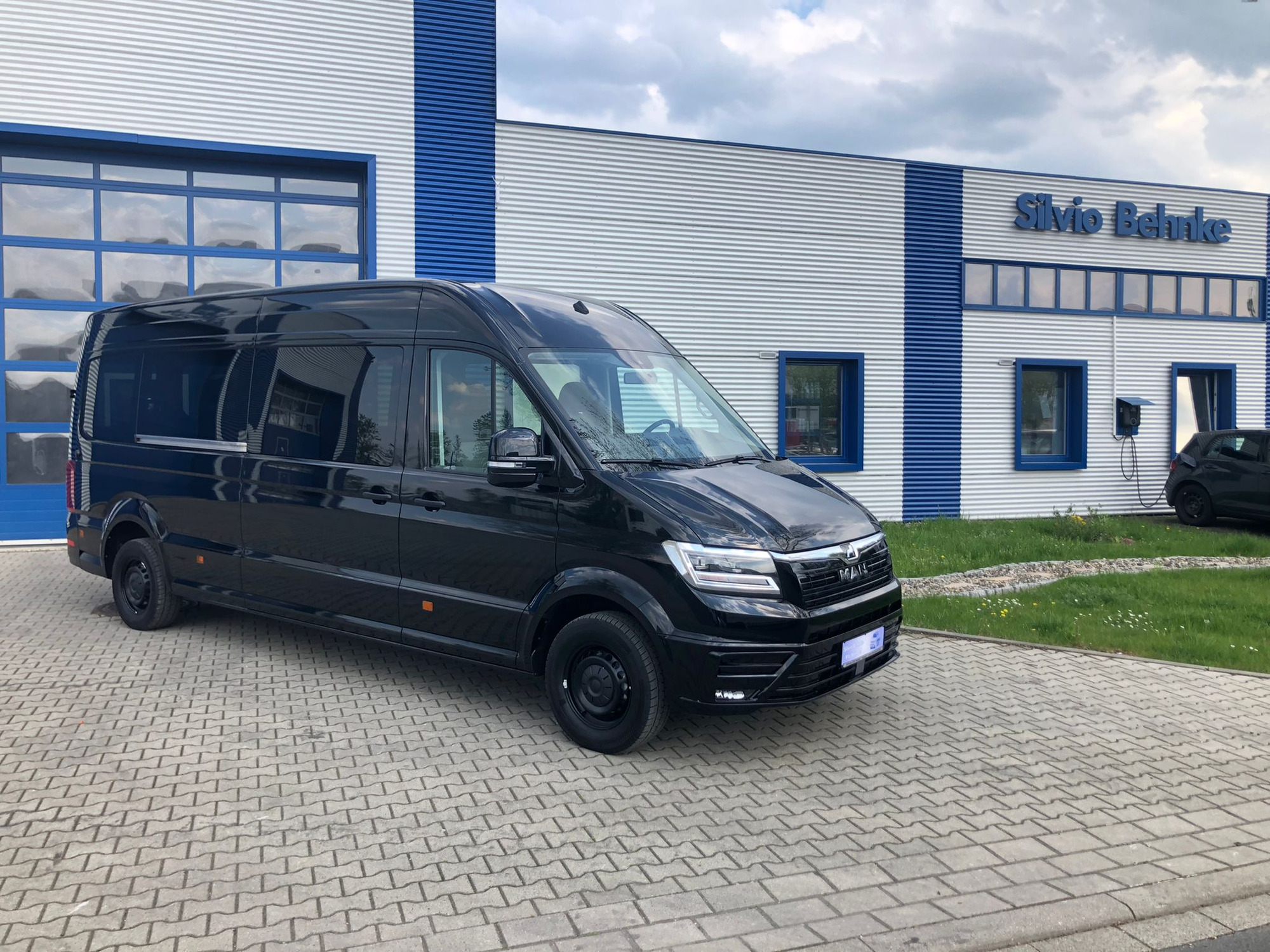 Silvio Behnke Kfz Handel und Vermietung GmbH - Angebote zu verkaufen undefined: das Bild 6