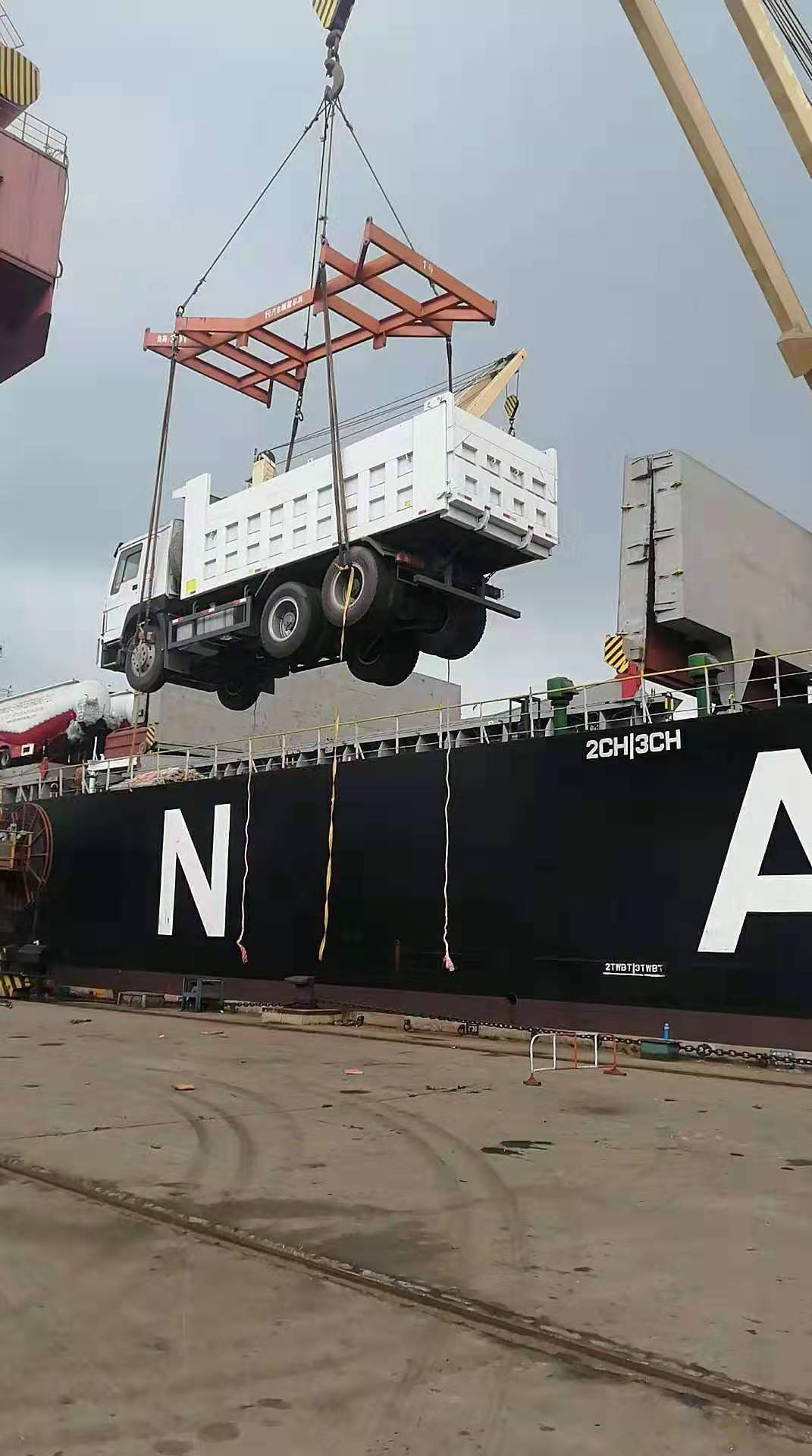 Shandong Guhong Auto Industrial CO., LTD - LKW - Jahr: 2019, 6x4, Klimaanlage undefined: das Bild 4