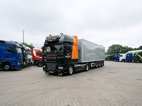 Hesselink Trucks B.V. - Sattelzugmaschinen undefined: das Bild 6