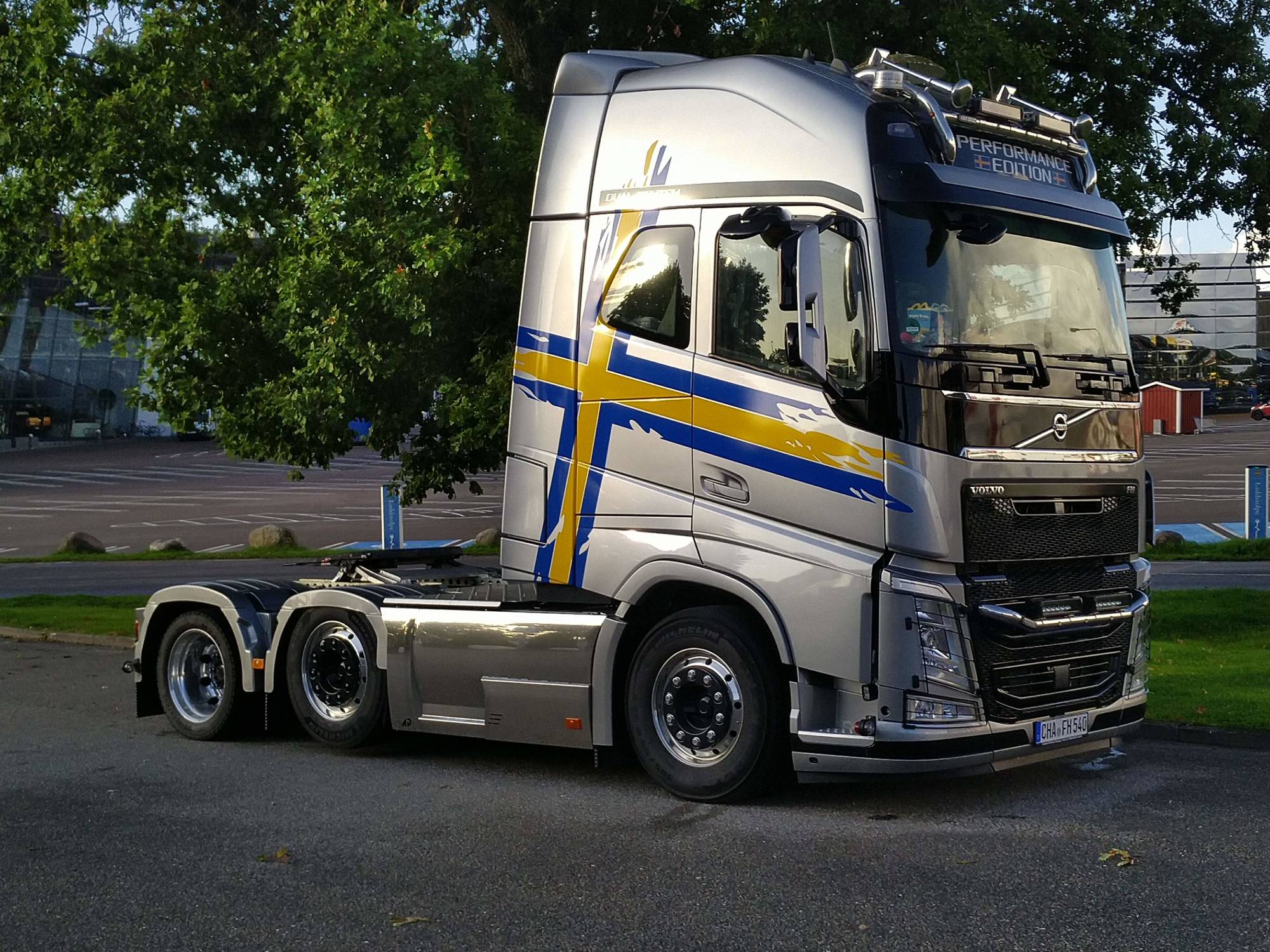 LKW-Service Nuernberger KG - LKW undefined: das Bild 2