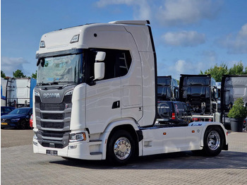 NEU: Sattelzugmaschine Scania 590S V8 NGS Highline 4x2 - New - Facelift - Full spec - Retarder - Leather - Full air: das Bild 3