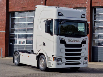 SCANIA Sattelzugmaschine