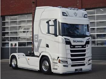 SCANIA Sattelzugmaschine