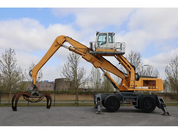 LIEBHERR Umschlagbagger