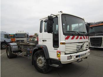 Abrollkipper Volvo FL6 19: das Bild 2