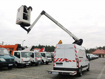 LKW mit Arbeitsbühne Renault Master: das Bild 4