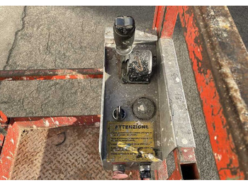 Scherenbühne SKYJACK 3220: das Bild 2