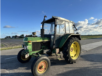JOHN DEERE 2030 Traktor